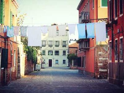 Valinor, which aims to use smart contracts to replace manual lending processes in the private credit industry, raised a $25M seed led by Castle Island Ventures (Ben Weiss/Fortune)